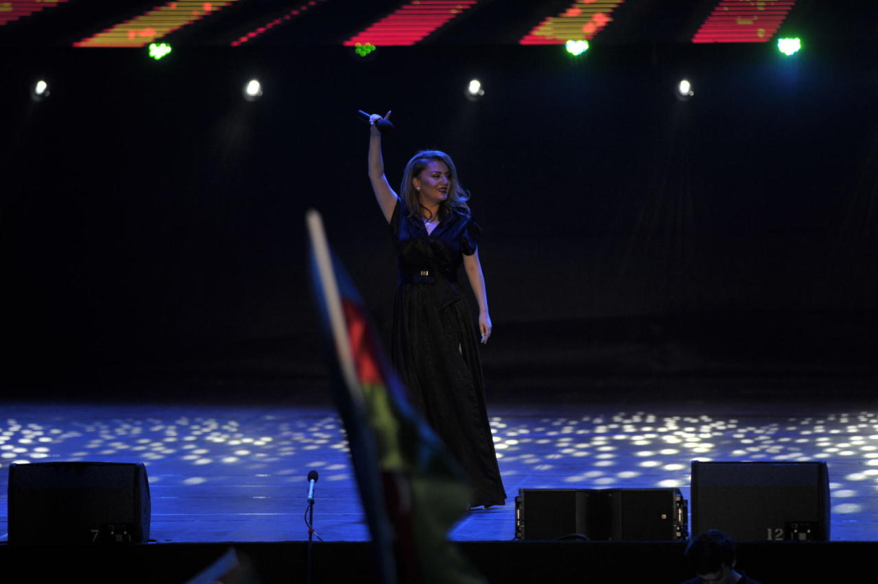 В парке Центра Гейдара Алиева состоялся грандиозный концерт, посвященный 100-летию со дня освобождения Баку