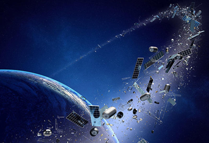 Британский спутник научился ловить космический мусор сетью