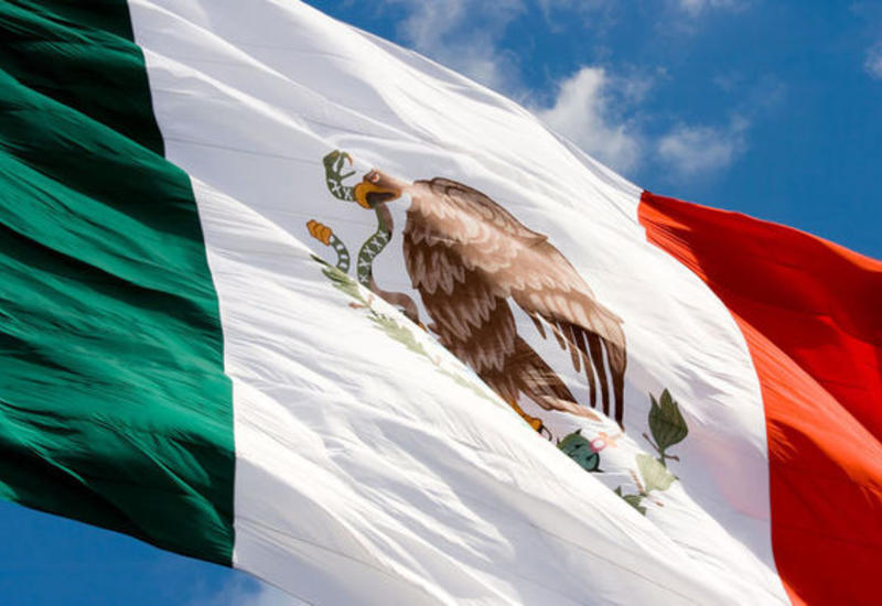 Прокуратура Мексики разместила в двух трейлерах 300 разлагающихся трупов