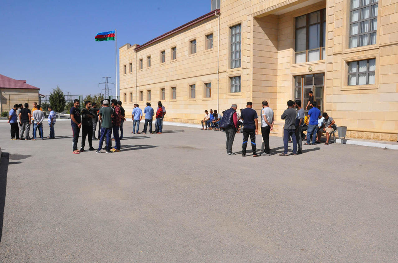 В Азербайджане задержаны до 120 незаконных мигрантов