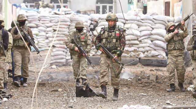 Турецкие войска ликвидировали почти 60 террористов
