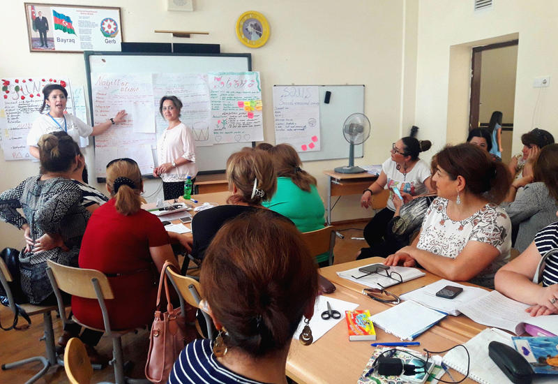 Сотни учителей бакинских школ приняли участие в курсах повышения квалификации <span class="color_red">- ФОТО</span>