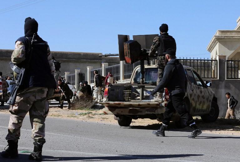 массовые беспорядки в Триполи, погибли более сотни человек