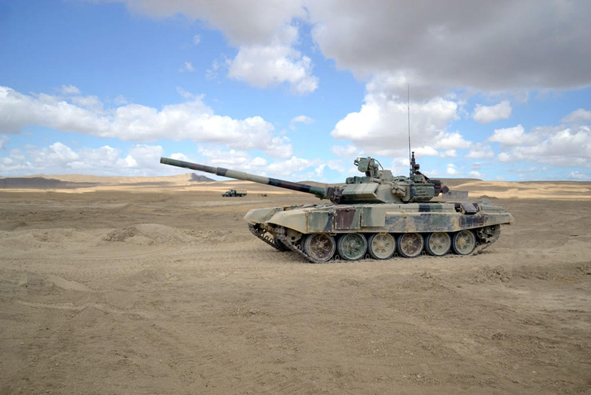 В азербайджанской армии стартовали соревнования за звание лучшей танковой роты