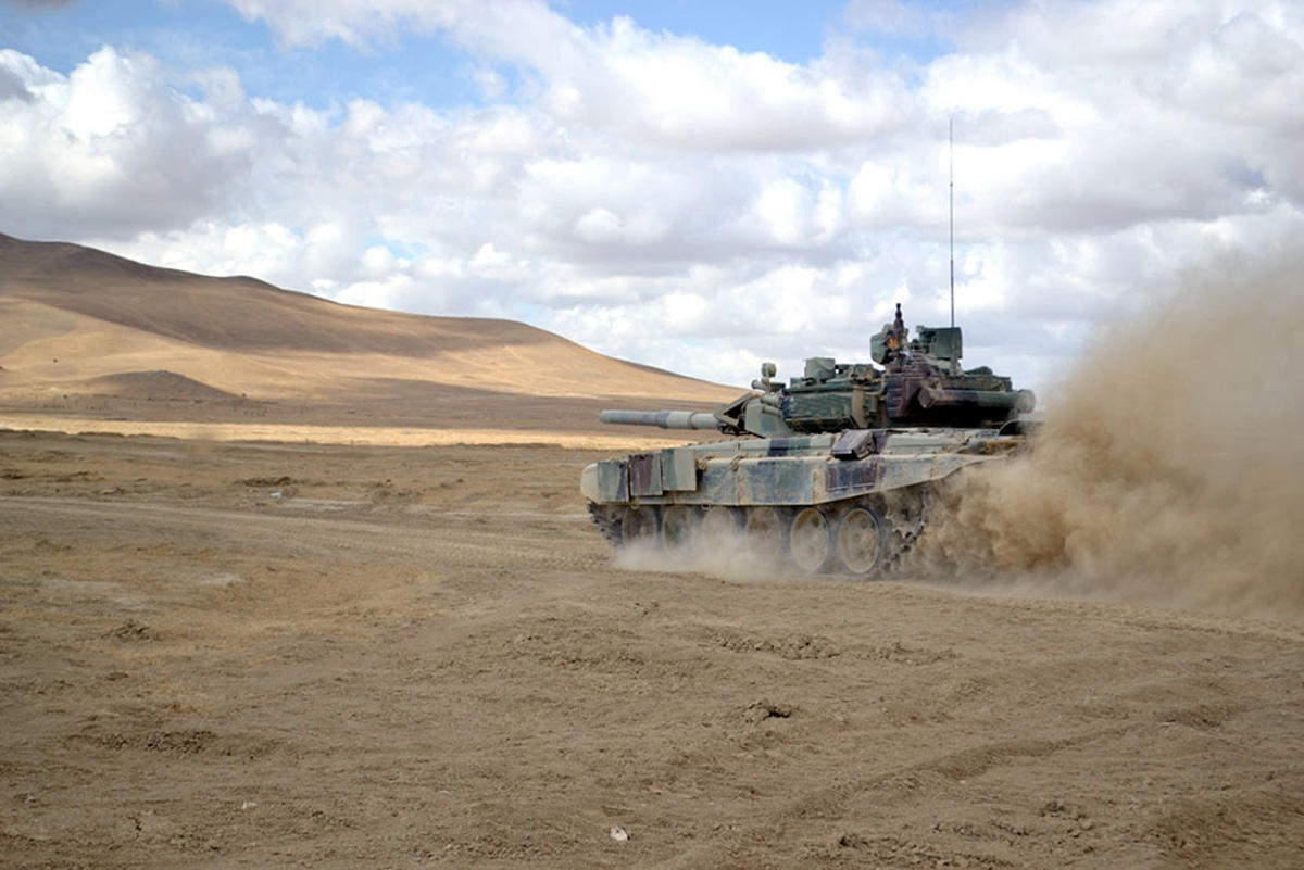 В азербайджанской армии стартовали соревнования за звание лучшей танковой роты