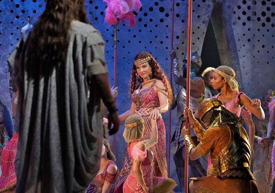 Эльчин Азизов выступает на легендарной сцене Метрополитен-опера в Нью-Йорке