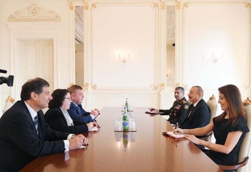 Президент Ильхам Алиев принял министра обороны Болгарии <span class="color_red">- ФОТО</span>