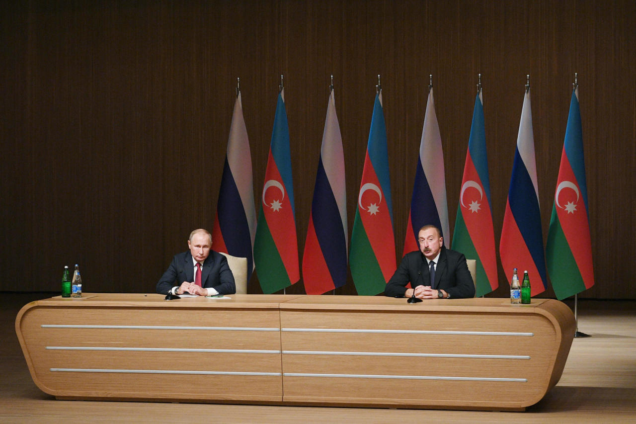 Президент Ильхам Алиев: Межрегиональное сотрудничество будет органично дополнять весь комплекс дружественных, добрососедских отношений, которые Азербайджан и Россию связывают