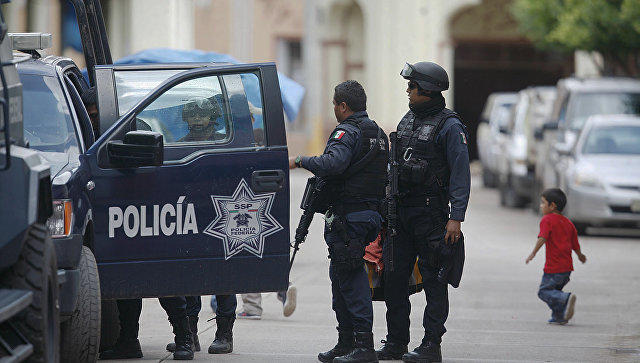 В Мексике полицейские застрелили десятерых членов наркокартеля