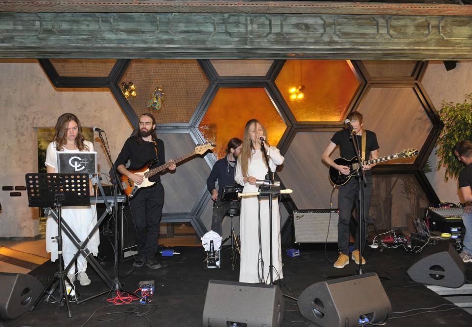 В рамках фестиваля Насими группа Cosmic Love выступила в Баку с грандиозной концертной программой