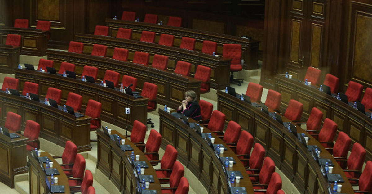 Депутата вышвырнули из парламента за несогласие с Пашиняном
