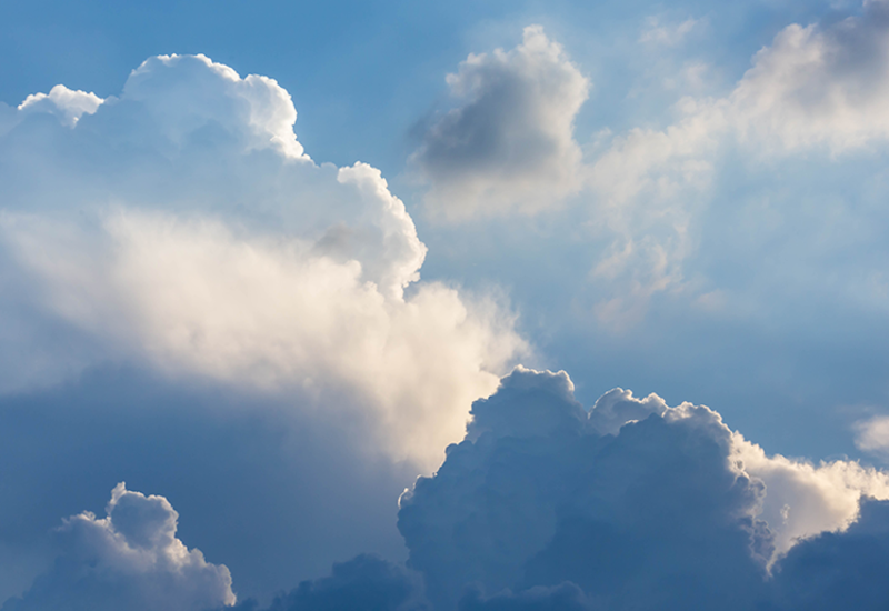 Clouds before. Clouds before. Мамматусы. Clouds before. Синее небо фото темно.