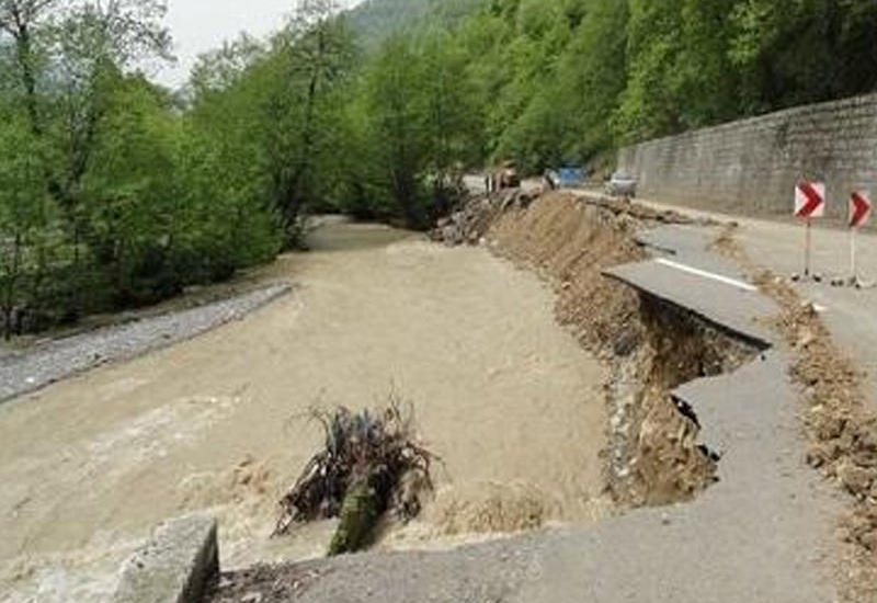 Мощнейшее наводнение произошло в Иране, есть жертвы