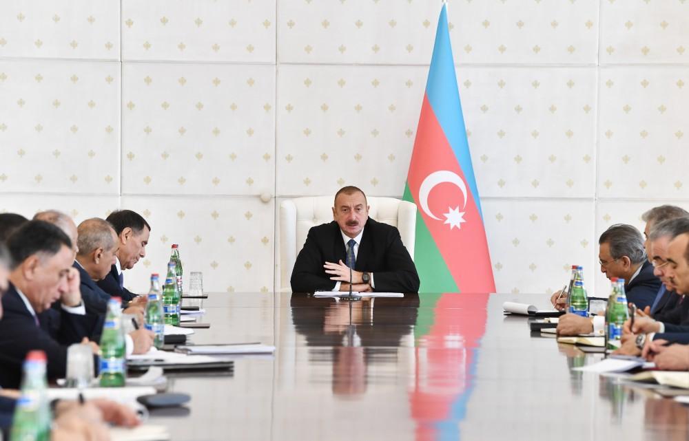 Президент Ильхам Алиев: Двери загрязняющих воздух домов торжеств, бытовых объектов будут закрыты
