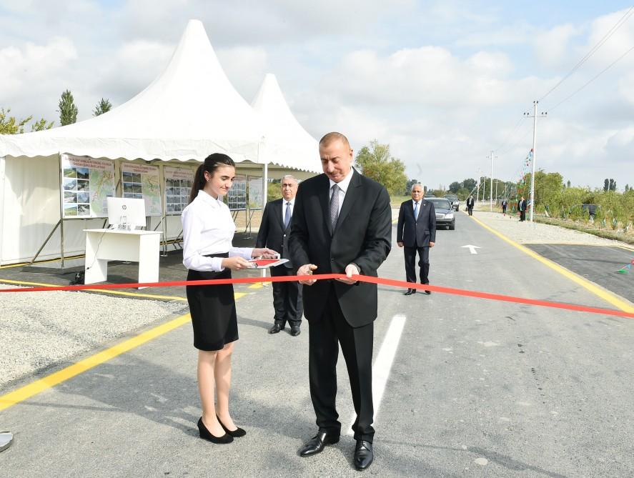 Президент Ильхам Алиев принял участие в открытии автодороги Идрисгышлаг-Гасымгышлаг-Хасполад-Заргава-Асперести-Чайгышлаг в Губе