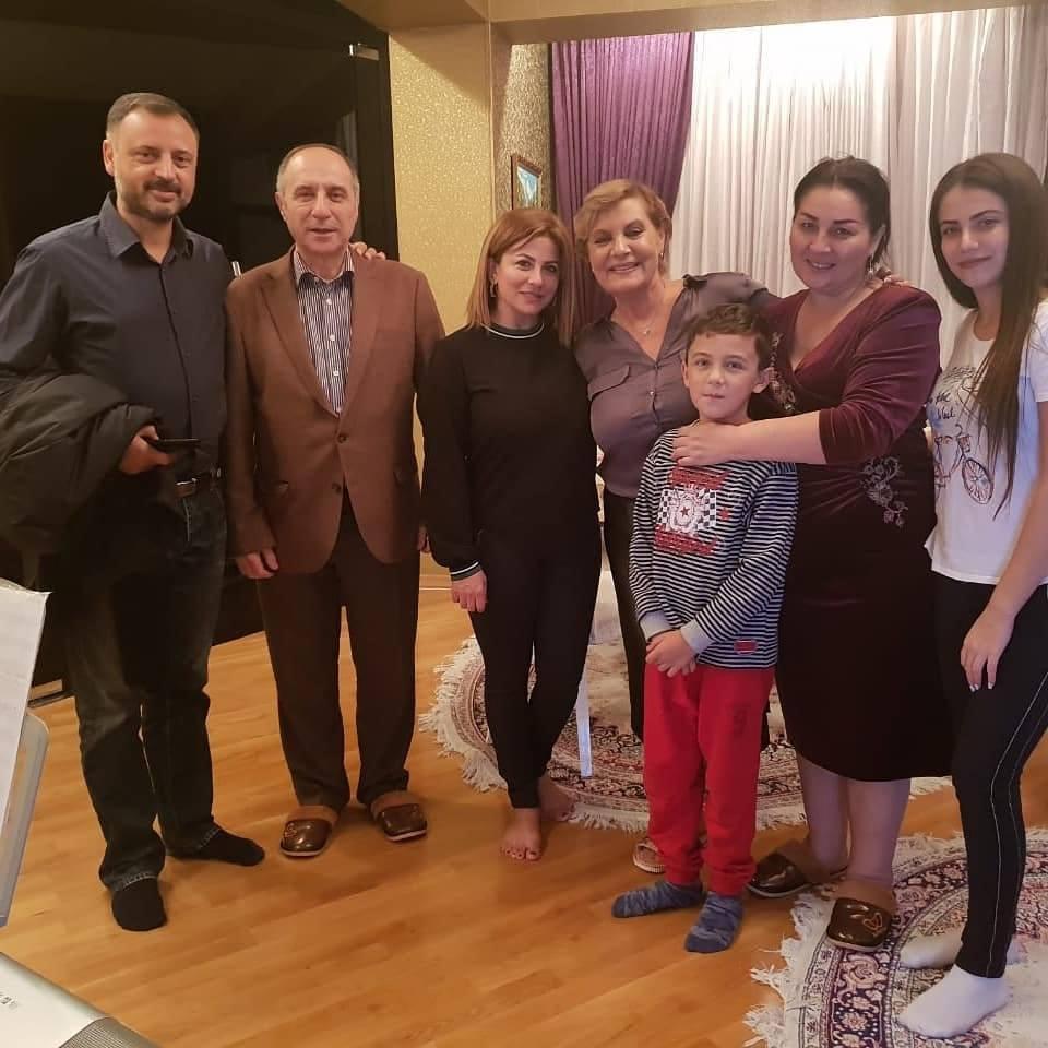 9-летний азербайджанец очаровал легендарную Мушарраф Акай