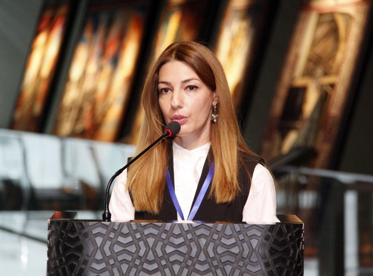 В Азербайджанском музее ковра открылась конференция "Декоративное искусство и интерьер"