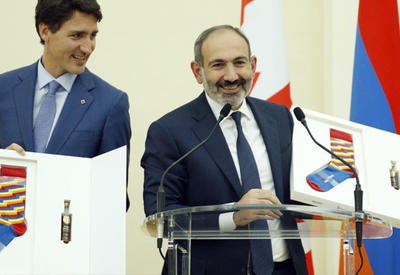 О саммите в Ереване премьеру Канады напомнят... носки