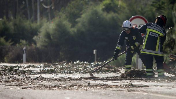 Шторм "Лесли" в Португалии: бушующая стихия