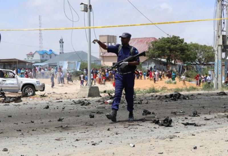 В Сомали смертники подорвали себя в двух ресторанах