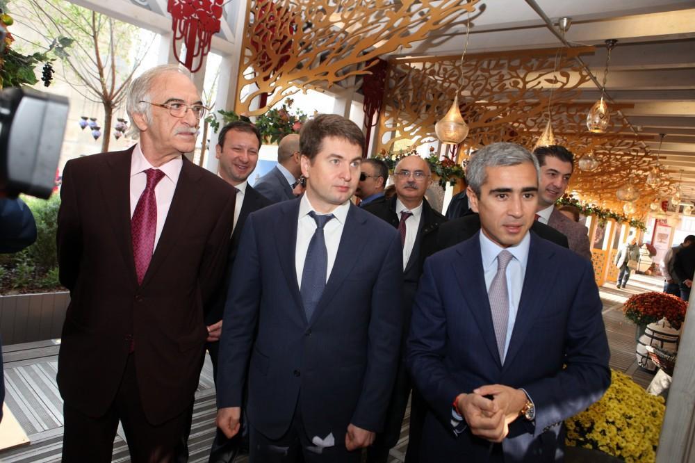 При организации Фонда Гейдара Алиева в Москве открылся городок «Осенние дары Азербайджана»