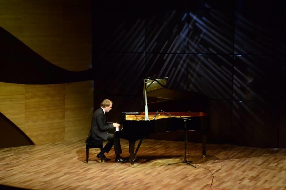 В Центре мугама прошел концерт известного пианиста Даниила Саямова