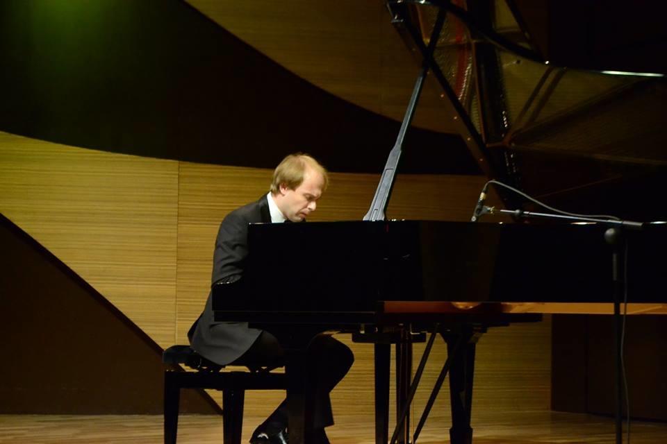 В Центре мугама прошел концерт известного пианиста Даниила Саямова