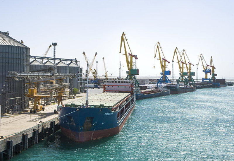 Морской порт Актау начал прием нового вида груза из Бакинского порта