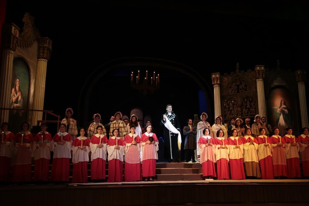 Роскошные голоса в интернациональной "Тоске" на сцене Театра оперы и балета