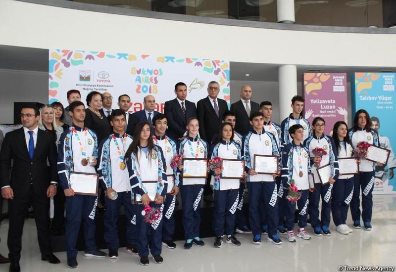 В НОК Азербайджана прошла встреча с победителями III Летних юношеских Олимпийских игр
