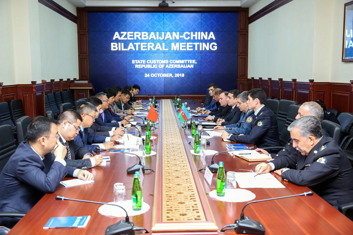 Азербайджанские таможенники провели встречу с китайскими бизнесменами