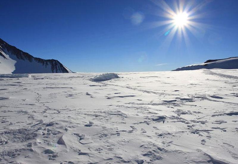 Антарктические широты. Арктическая и антарктическая пустыня. Полярный день в Антарктиде. Арктические пустыни Полярный день. Полярный день в Арктике.