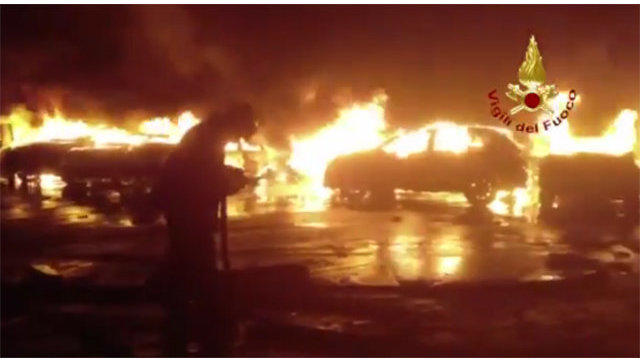 В Италии несколько сотен автомобилей Maserati уничтожены при пожаре