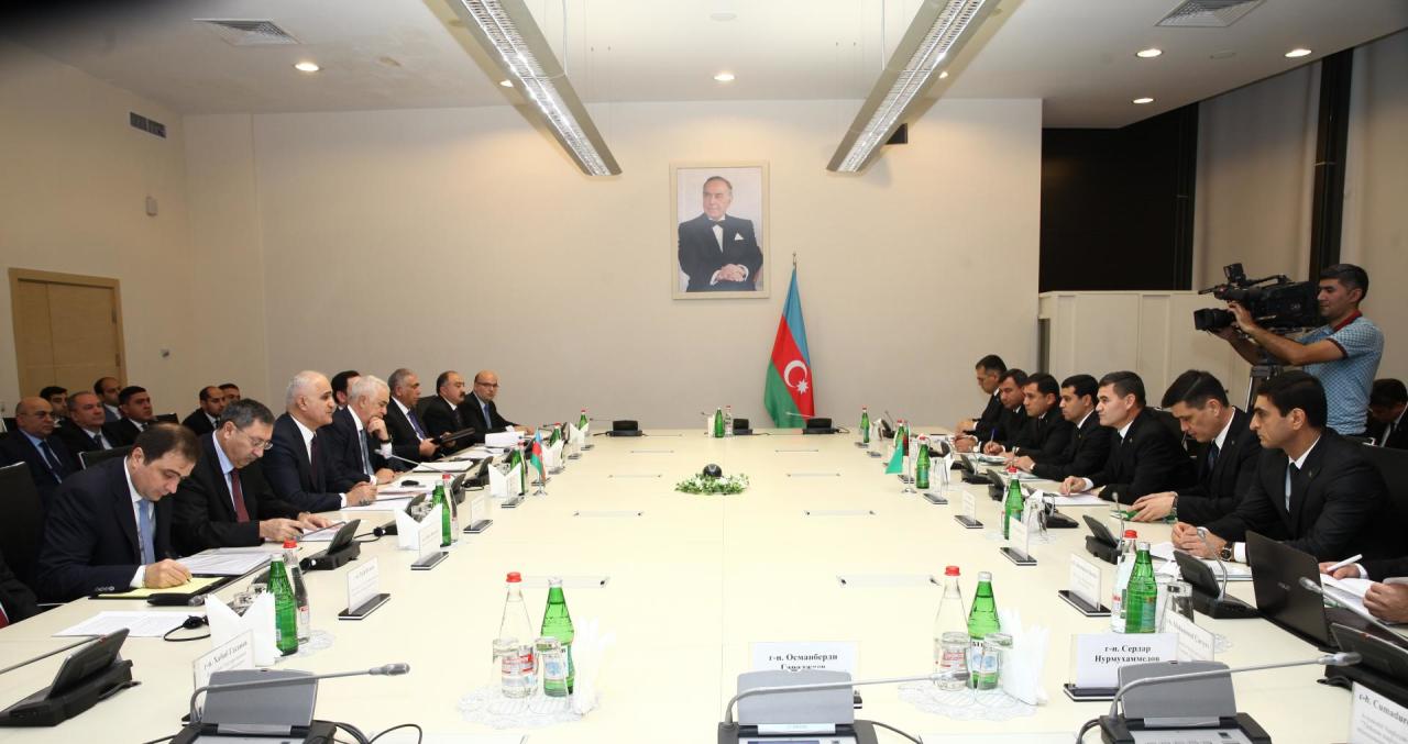 Азербайджан и Туркменистан обсудили расширение связей в области транспорта и транзитных перевозок