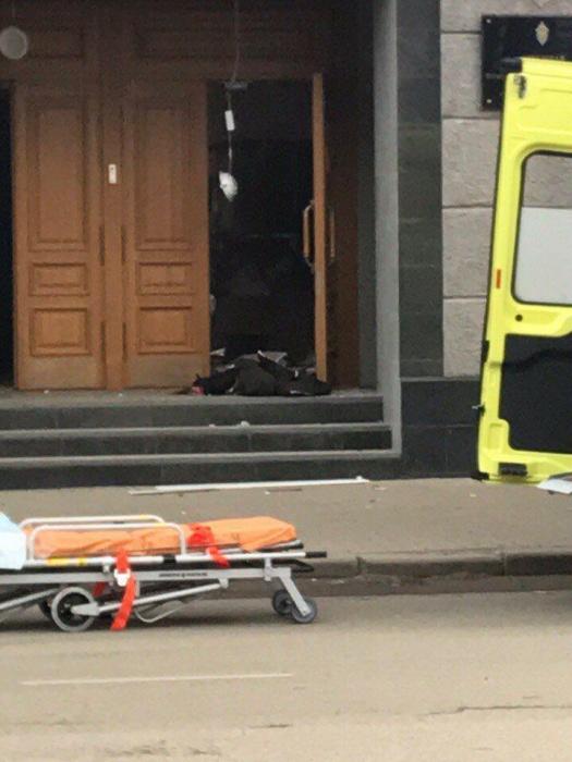 Сильный взрыв у здания ФСБ в России, есть погибший