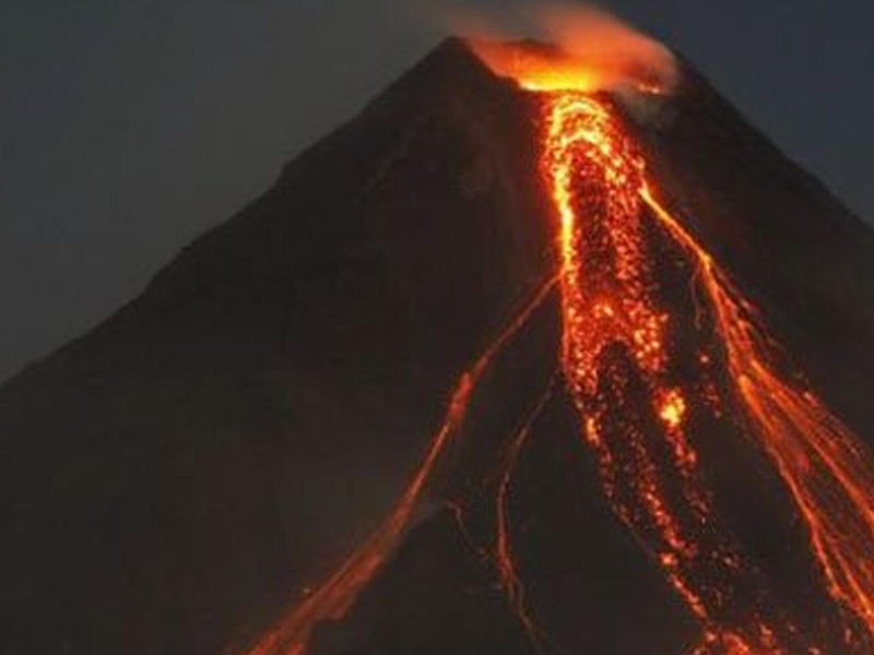 150 nəfərin ölümünə səbəb olan vulkan yenidən aktivləşdi - FOTO