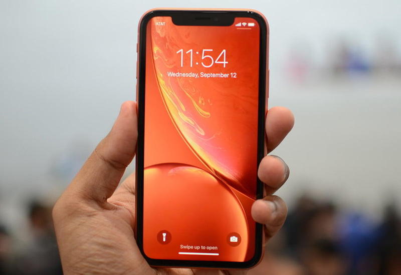Apple обвинили в обмане пользователей с параметрами экрана iPhone X <span class="color_red">- ВИДЕО</span>