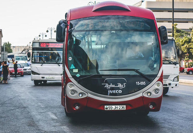 В Баку около 40 автобусов курсируют с задержками