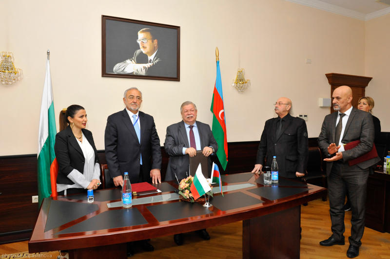Театры Азербайджана и Болгарии договорились о сотрудничестве