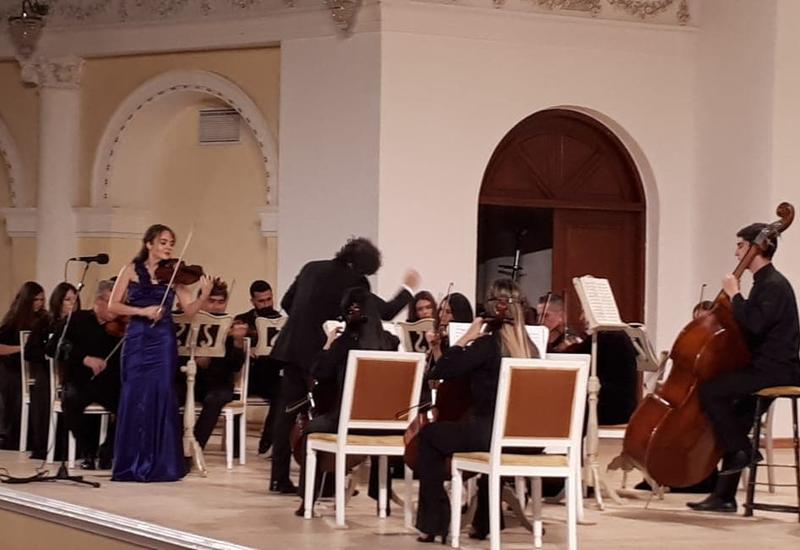 В Баку состоялся концерт камерного оркестра, посвященный Дню Государственного флага