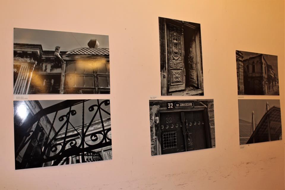 В Баку прошла необычная выставка «Исчезновение»