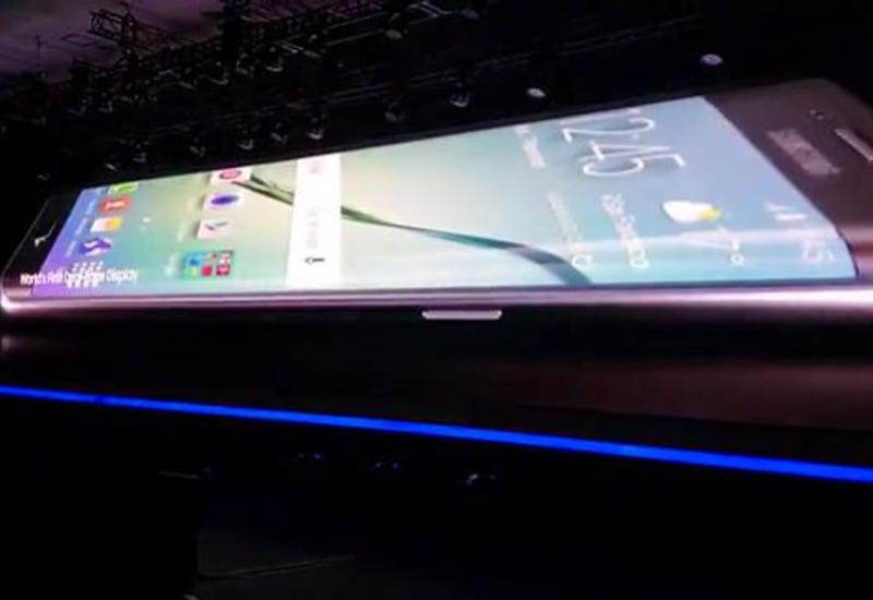 Samsung показала гибкий дисплей, которым оснастят новые смартфоны