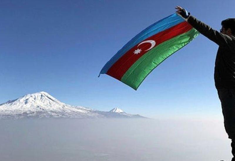 Азербайджанский флаг подняли на вершине горы в Турции