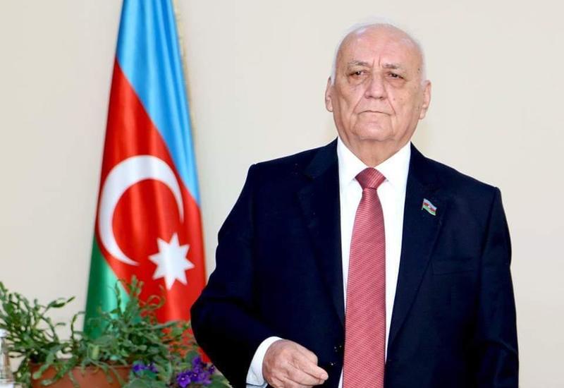 Ягуб Махмудов: Трехцветный флаг Азербайджана - наследник предшествующих флагов