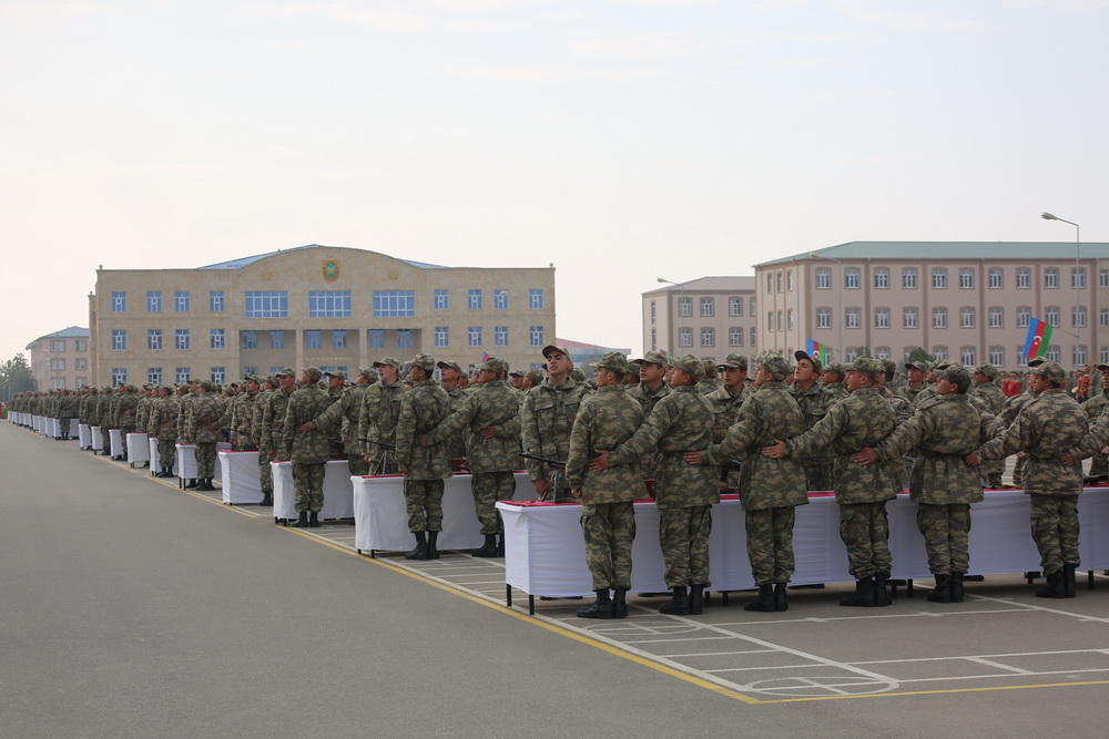Азербайджанские солдаты приняли присягу