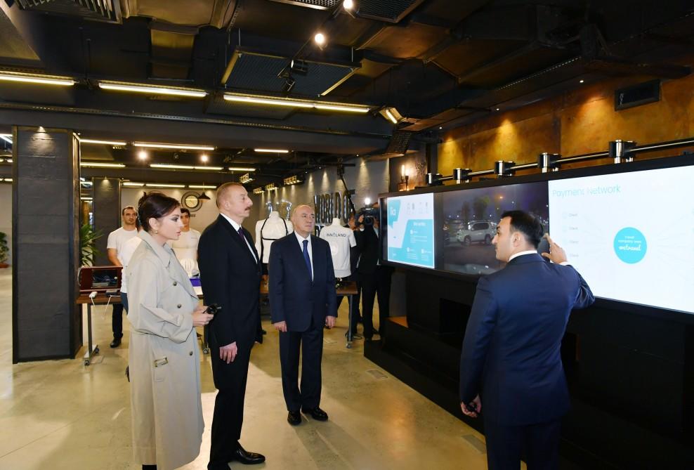 Президент Ильхам Алиев и Первая леди Мехрибан Алиева приняли участие в открытии административного здания Центра развития электронного правительства