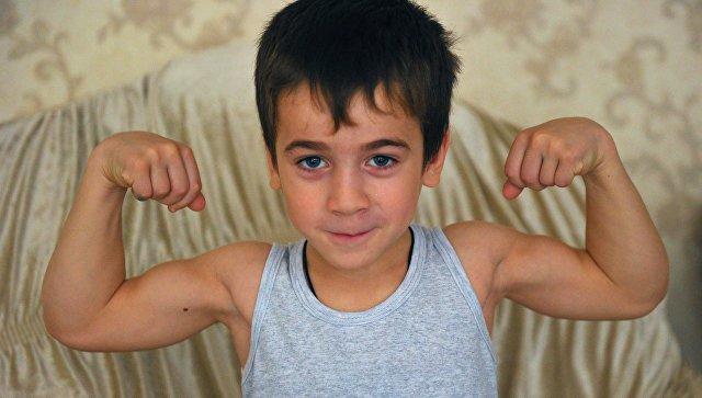 Отец мальчика-рекордсмена из Чечни поведал о своих планах на сына
