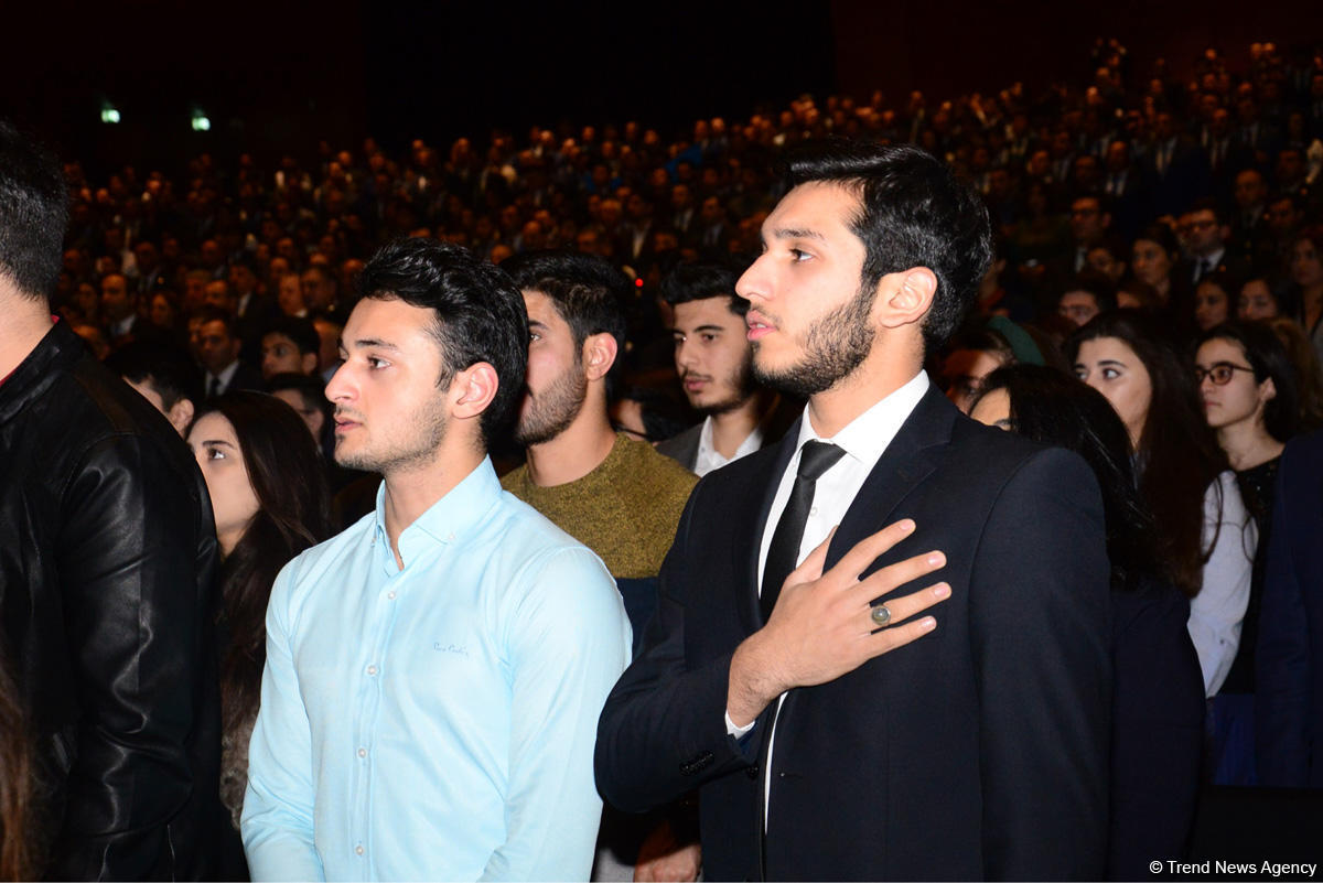 В Баку прошел VIII Форум азербайджанской молодежи
