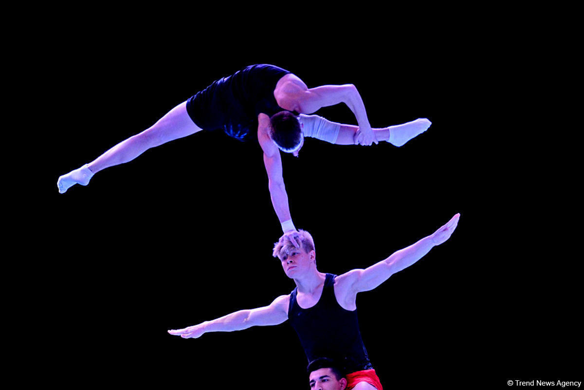 В Национальной арене гимнастики проходят подиумные тренировки участников Кубка мира по акробатической гимнастике в Баку