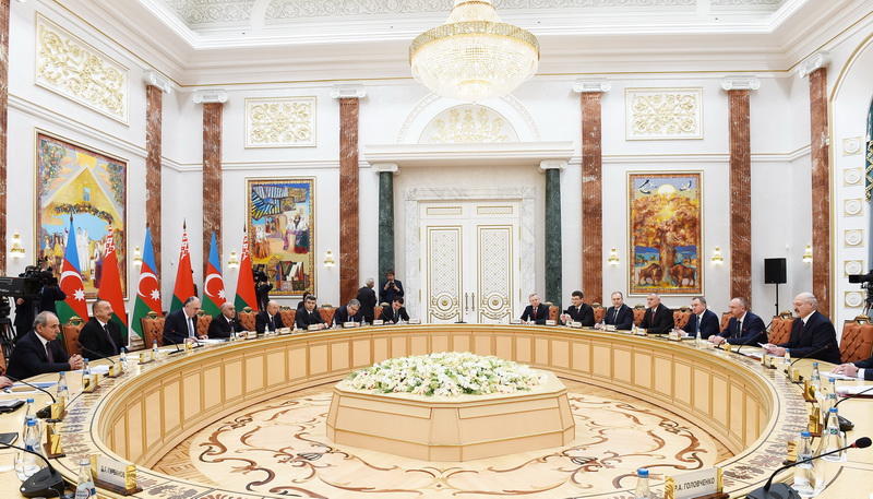 Президенты Азербайджана и Беларуси выступили с заявлениями для печати
